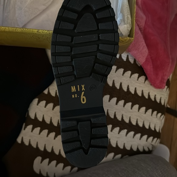 Blk/wht Chelsea boot - Picture 4 of 4